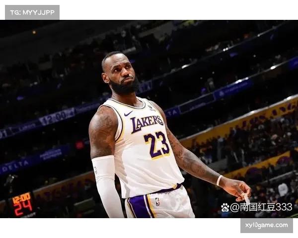 勒布朗詹姆斯达成43000分里程碑，湖人主场险胜独行侠止连败